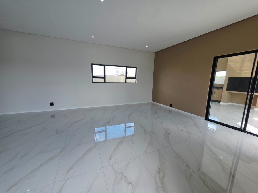 4 Bedroom Property for Sale in Sandown Western Cape